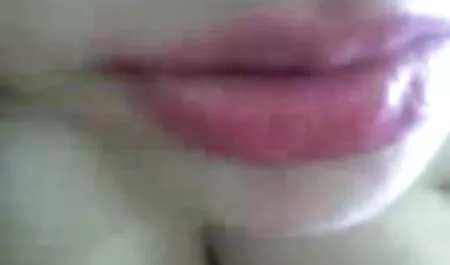 アスレチック男は彼女の膝の上に女性を置き、彼女のハードを性交 vr セックス 女性 向け