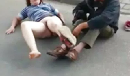 自己満足の男は売春婦から黄金のシャワーをお楽しみください av 女性 向け 電マ