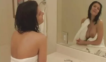 男にイライラさせられ、喜びのフェチが女の子を押し付ける 無料 女子 向け 動画