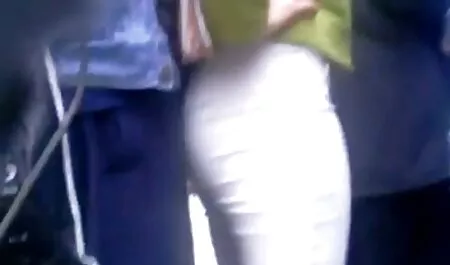 若い選手は早朝に茶色の髪の女の子を所有しています 女性 の ため の エロ 画像