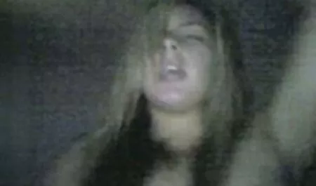 ロシアの男は巧みに彼女の上にオーガズムを置く 女性 向け 無料 動画 マッサージ