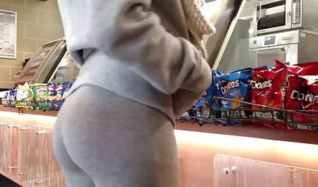 カップルは車の中で速く性交することを決めた 女の子 向け 無料 アダルト