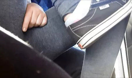 ロシアの女の子のかわいい顔に男ザーメン 女性 ラブラブ 動画